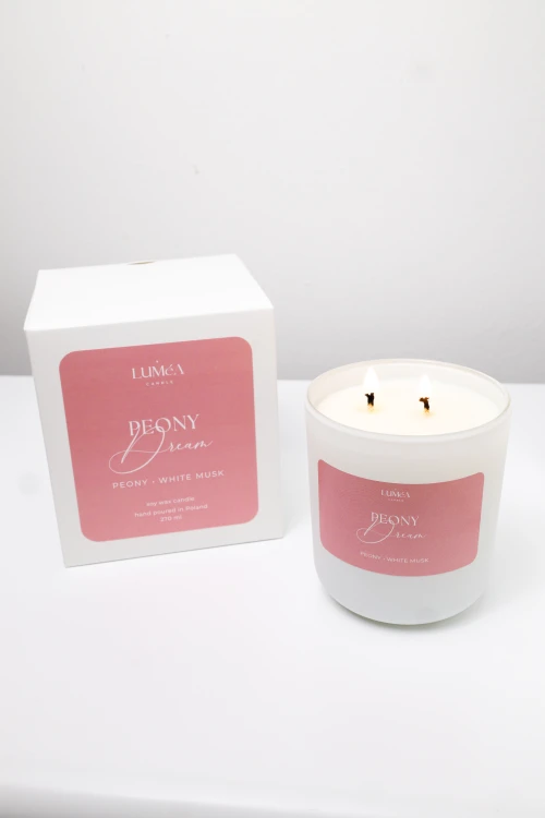 Świeca Sojowa Zapachowa o Aromacie Piwonii i Białego Piżma Lumea Candle – Peony Dream