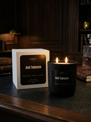 Anti Tobacco - sojowa świeca Luméa Candle o aromacie bergamotki, nut drzewnych i wanilii